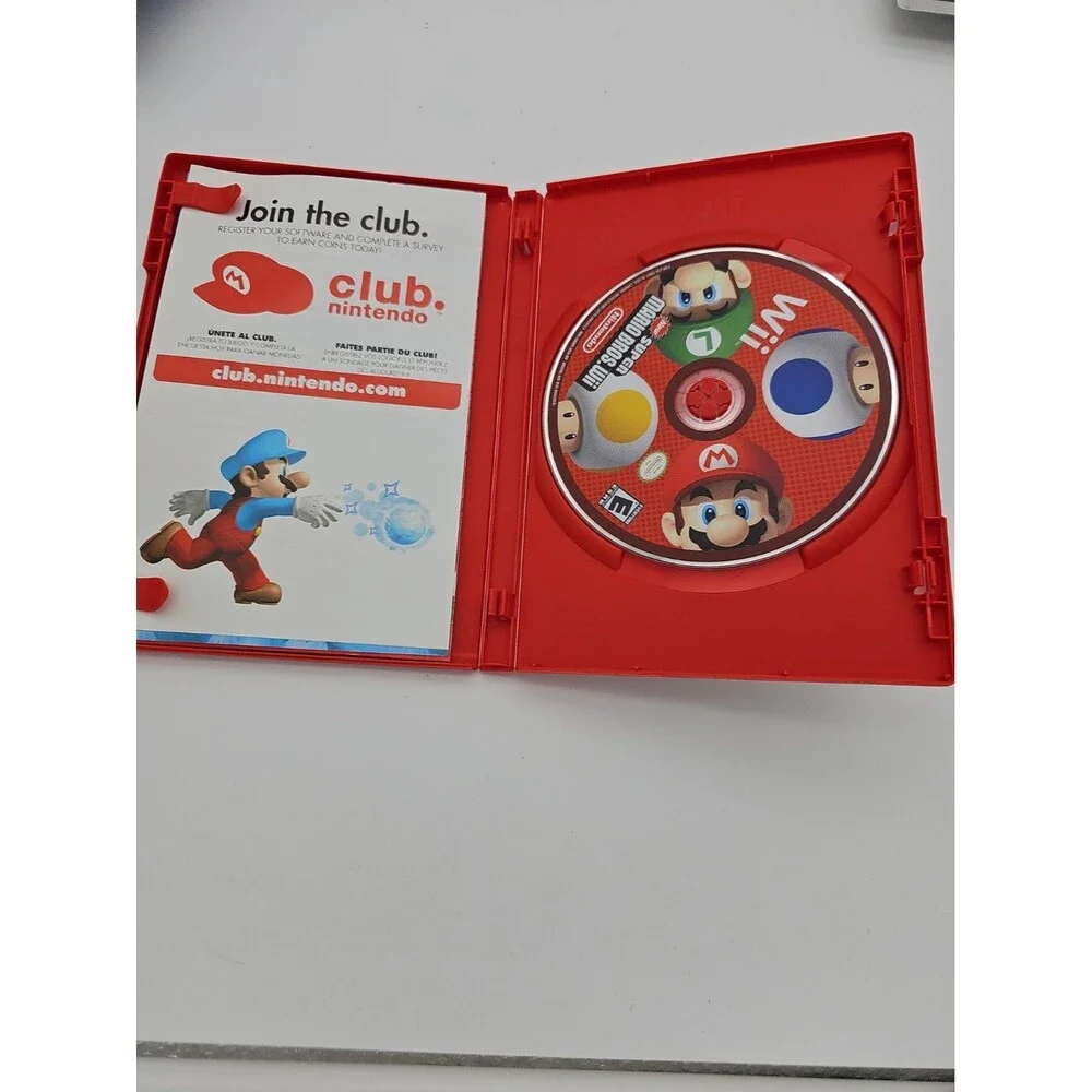 New Super Mario Bros. Wii Nintendo 2009 Complete w Manual Tested Very Good Condi